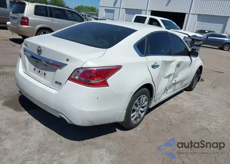 2013 Nissan Altima 2.5 S z USA, uszkodzony, nr VIN 1N4AL3AP5DC232614